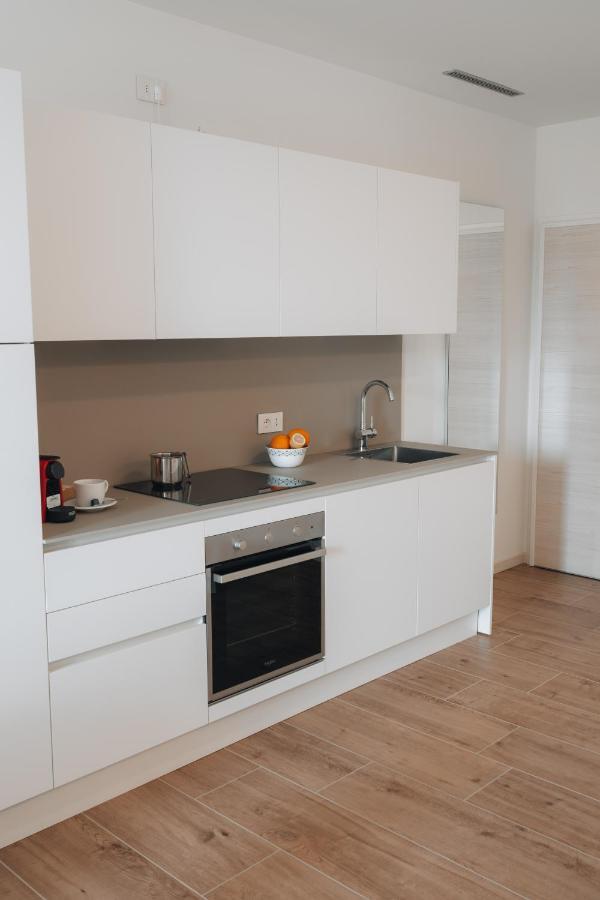 Sea Breeze Aparthotel Caorle Bagian luar foto