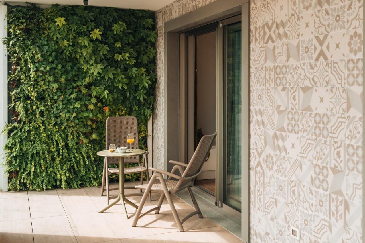 Sea Breeze Aparthotel Caorle Bagian luar foto