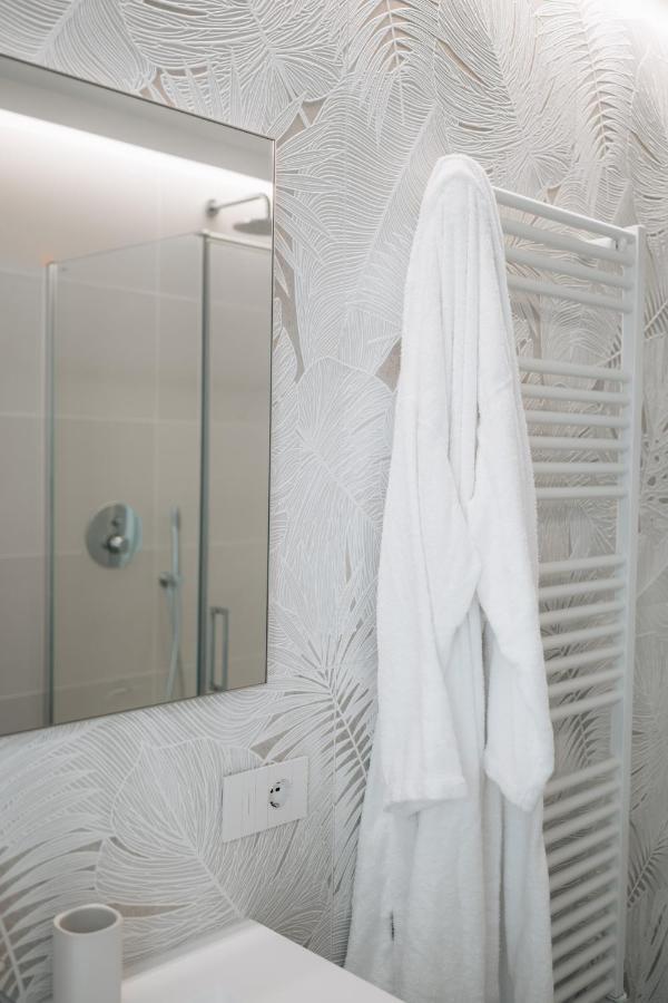Sea Breeze Aparthotel Caorle Bagian luar foto