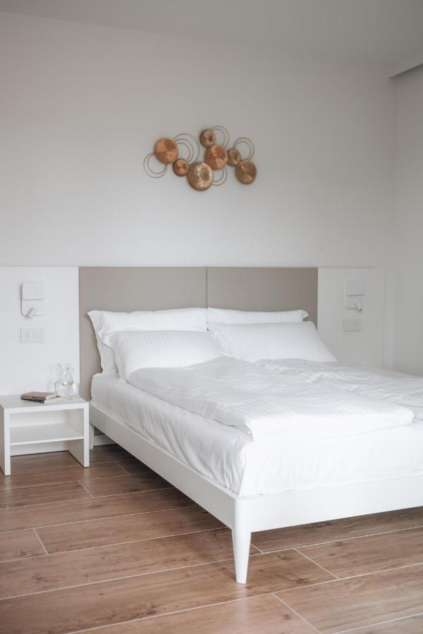Sea Breeze Aparthotel Caorle Bagian luar foto