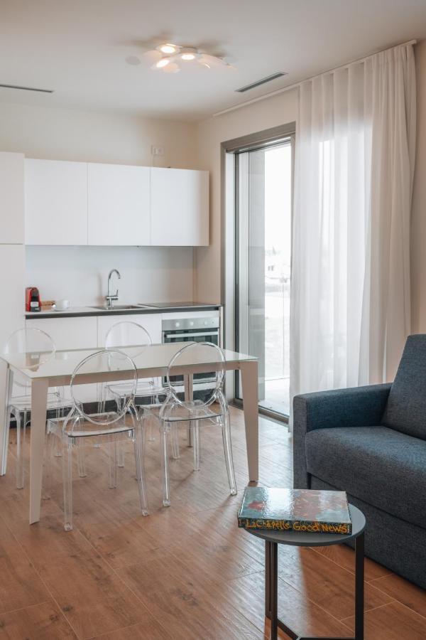 Sea Breeze Aparthotel Caorle Bagian luar foto
