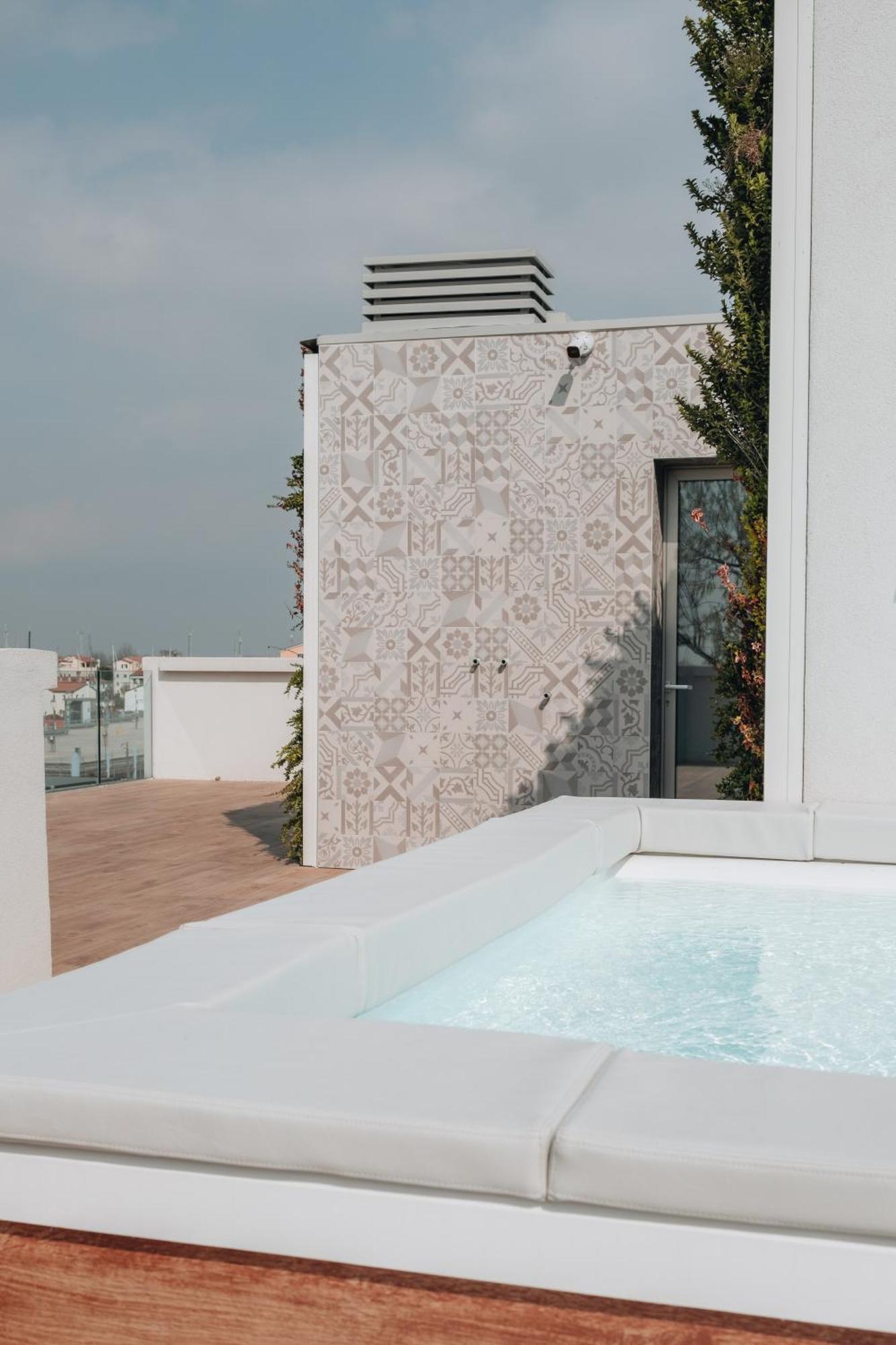 Sea Breeze Aparthotel Caorle Bagian luar foto