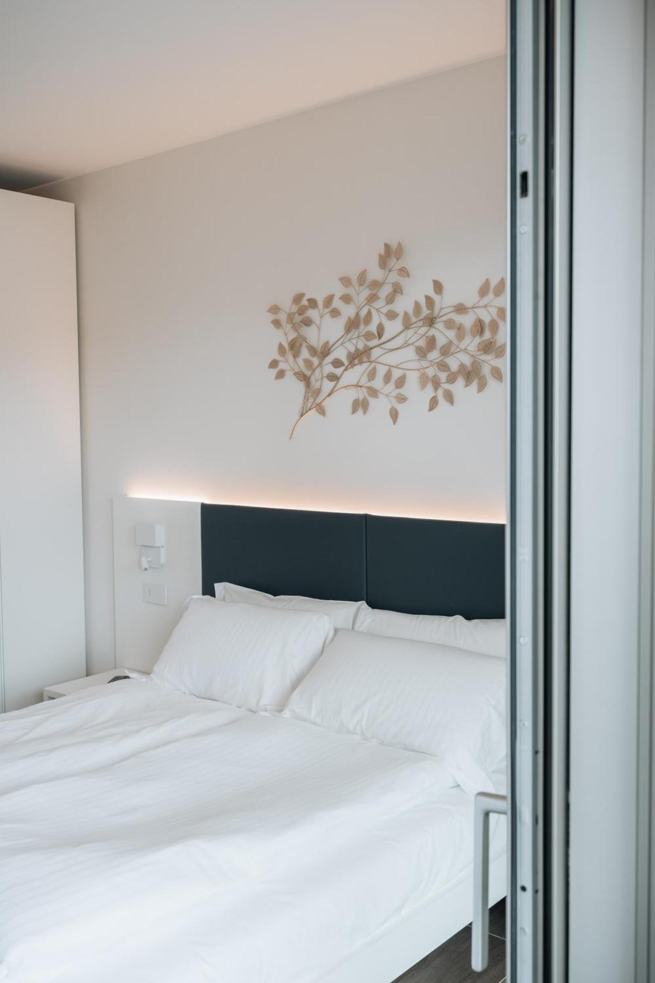 Sea Breeze Aparthotel Caorle Bagian luar foto