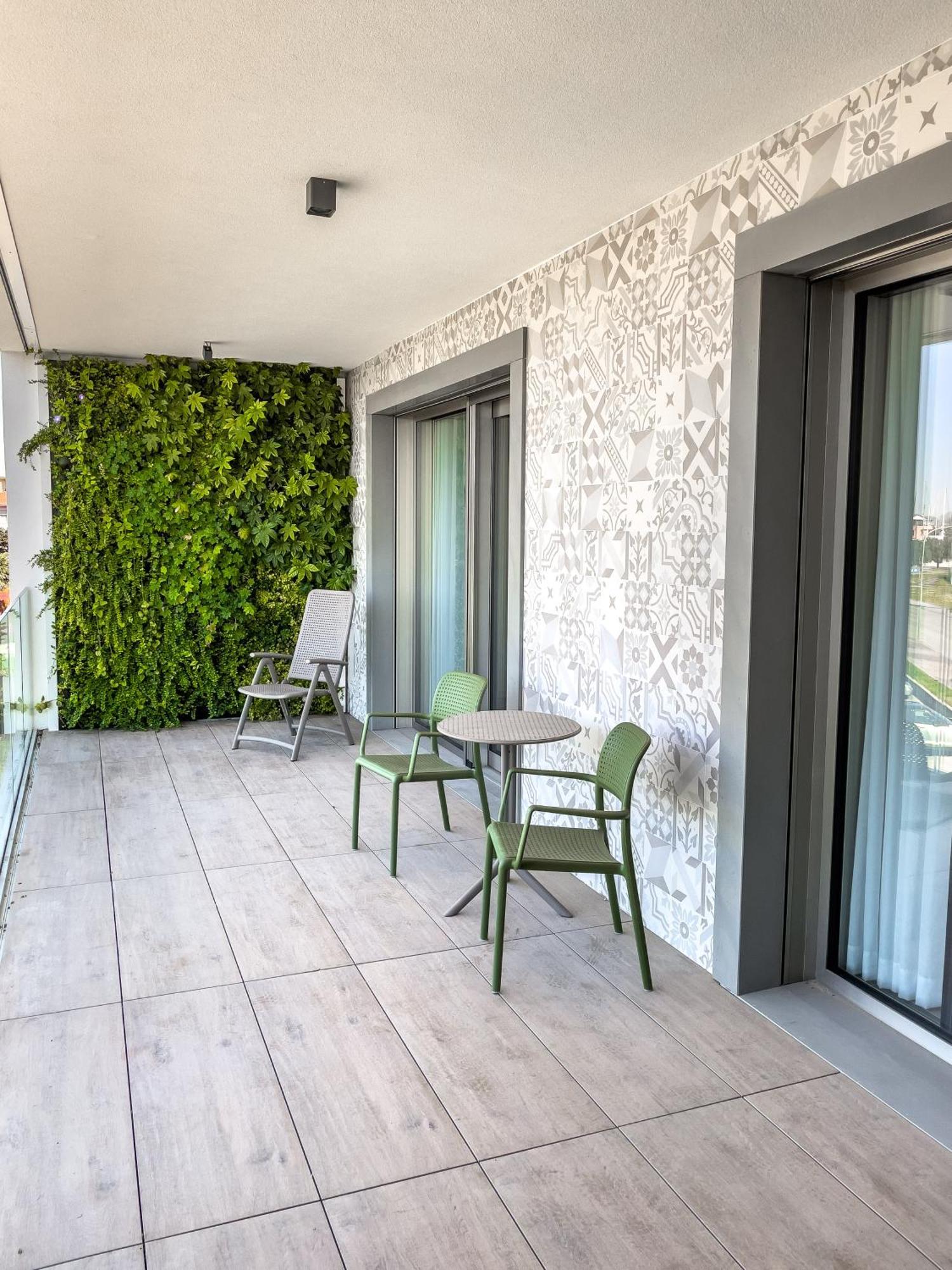 Sea Breeze Aparthotel Caorle Bagian luar foto